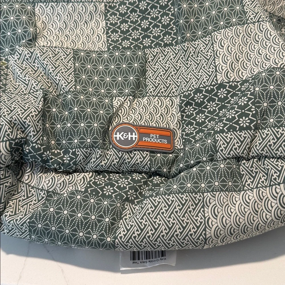 K&H Kitty Crinkle Sack Cozy Green and Cream Pet Bed